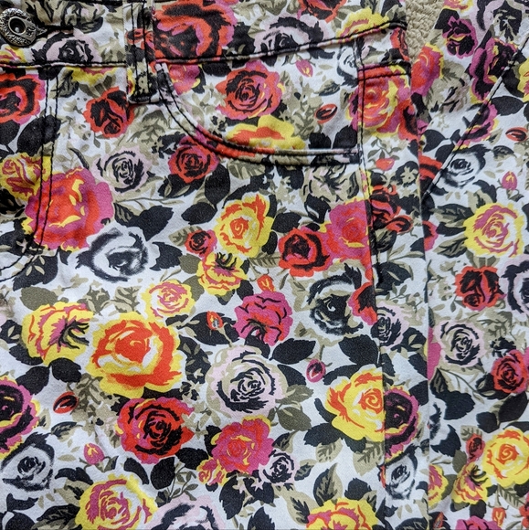 🎀Sweet Jeans | Rose Print | Size 13 - Picture 3 of 7